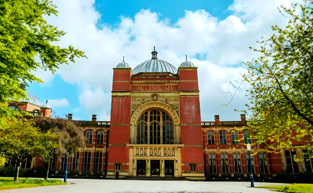 中国传媒大学1+3国际本科对接的6所院校入选2026英国雇主最爱大学榜单，堪称“就业王者”